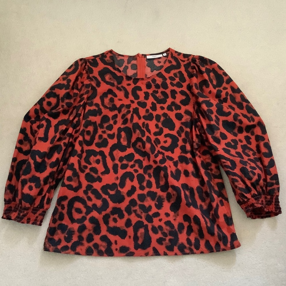 Minimum balloon sleeve blouse